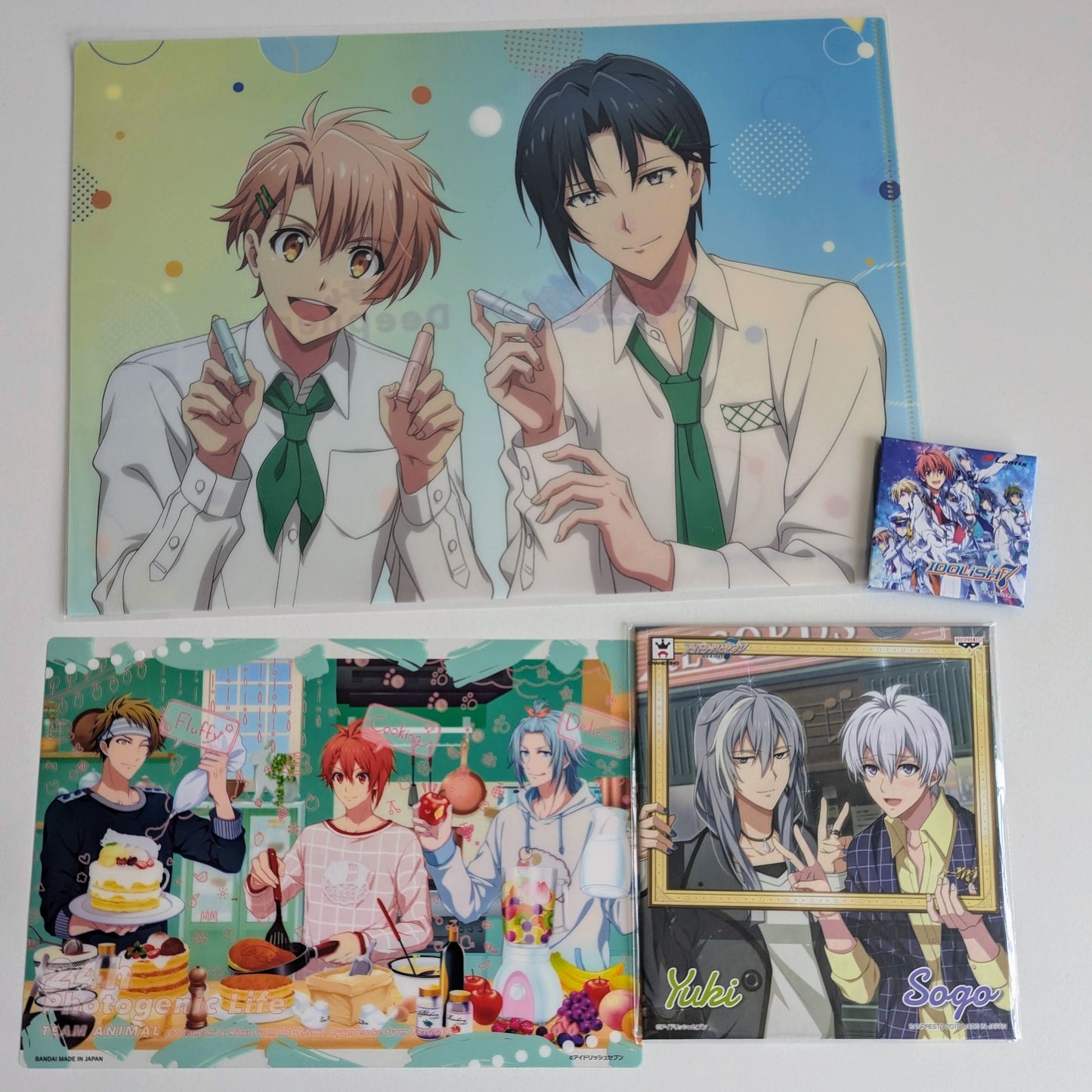 Idolish7 Assorted Merch Folder Set