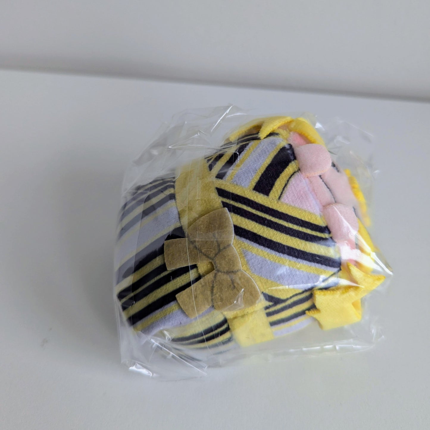 Kaiju No. 8 Gokurakuyu Mochikororin Plush