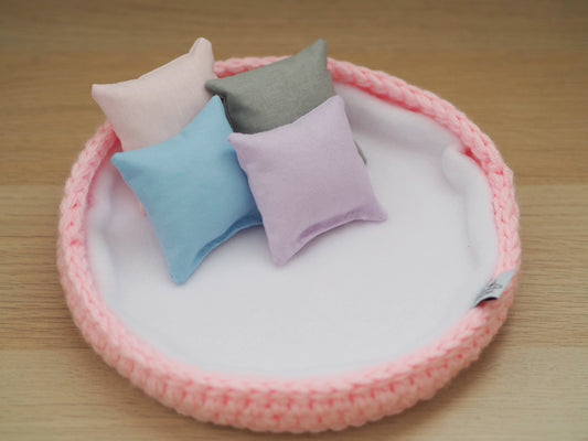 Buddy Bed with Solid Colored Pillow