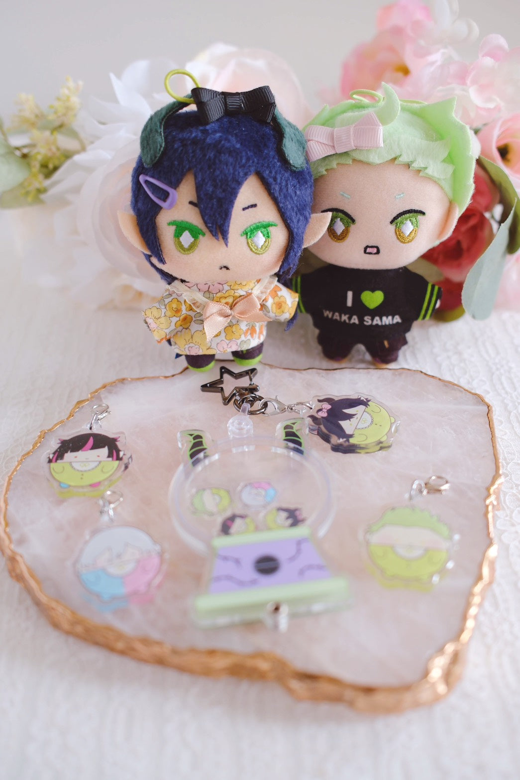 Twst Fan Art Gumball Machine Shaker Keychains