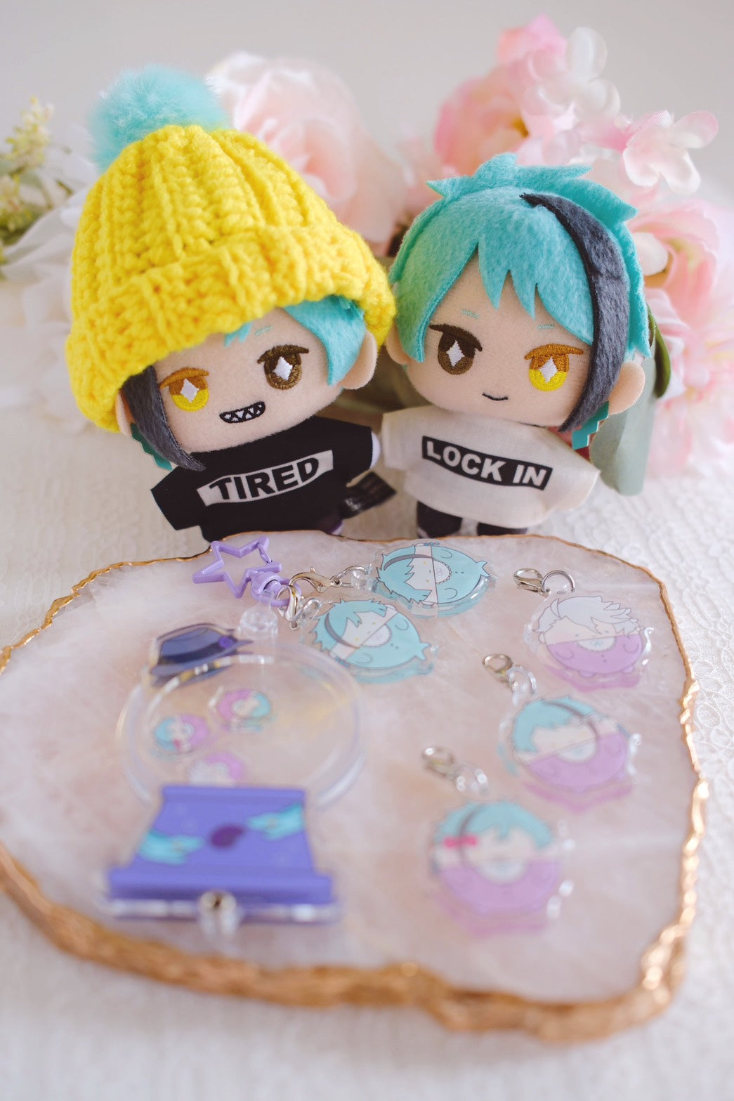 Twst Fan Art Gumball Machine Shaker Keychains