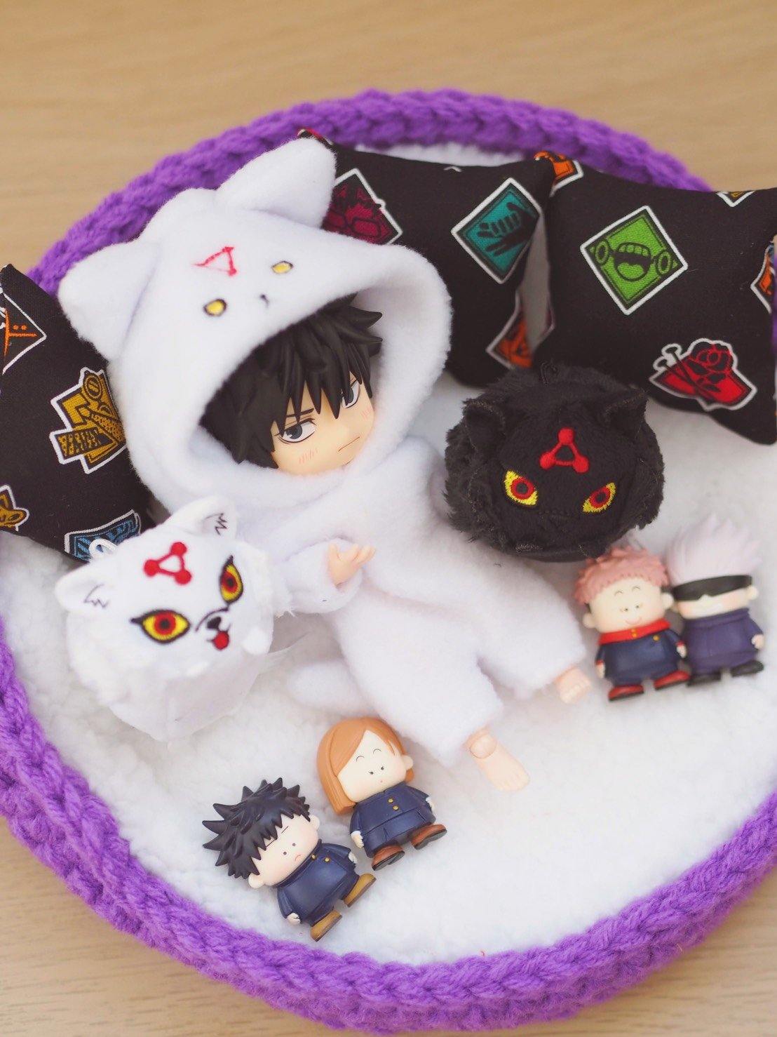 Jujutsu Kaisen Buddy Bed with Pillow - Moko's Boutique